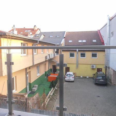 Premium City Centre Bedrooms Presov Exterior photo