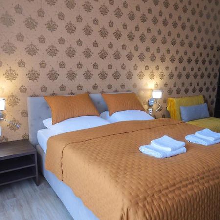 Premium City Centre Bedrooms Presov Exterior photo
