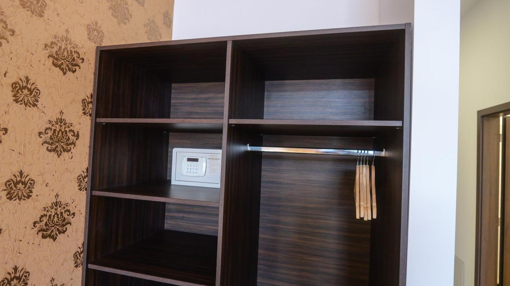 Premium City Centre Bedrooms Presov Exterior photo