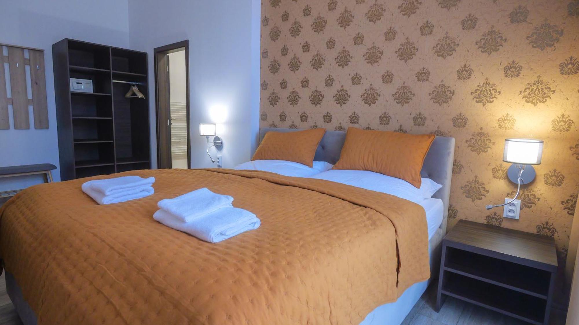 Premium City Centre Bedrooms Presov Exterior photo