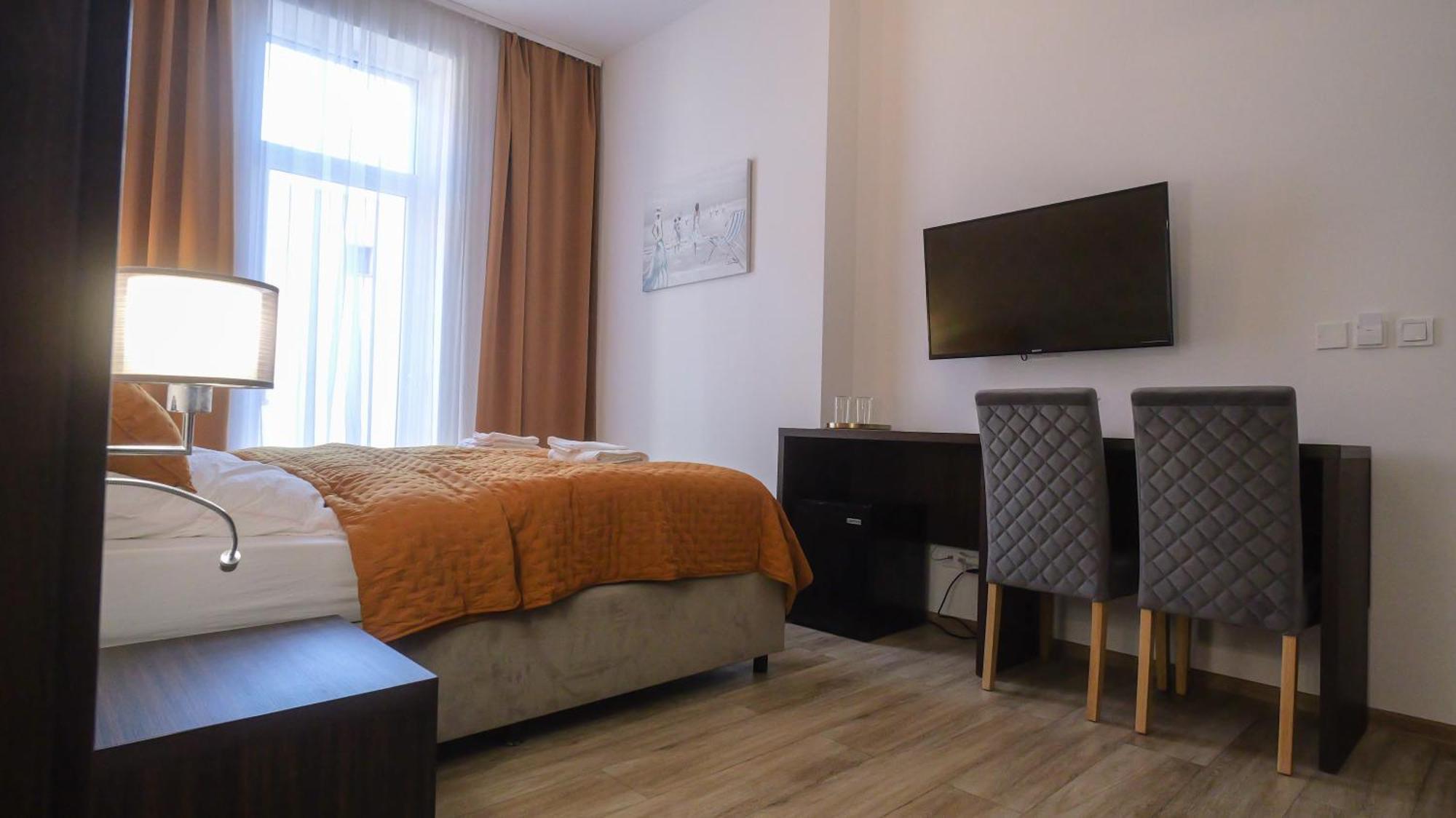 Premium City Centre Bedrooms Presov Exterior photo